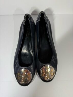 Tory Burch Navy Leather Logo Cap-Toe Ballet Flats with Gold Emblem size 7.5